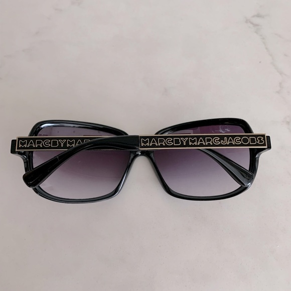 Marc Jacobs Designer Sunglasses - Picture 2 of 4